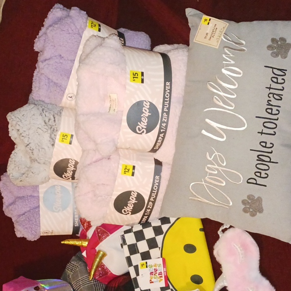 Bundle - Picture 8 of 17